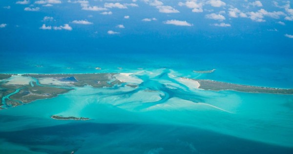 Bimini Island/Bahamas by Fast-Ferry incl. Hilton beach day-pass